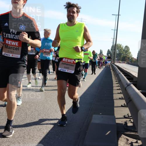 03.10.2025 - Köhlbrandbrückenlauf Strokosch-Dieckow http://msf.ph/oto/9108165 03.10.2025 12:21:33 Position 3 6541, 5761, 6445 meine-sportfotos.de