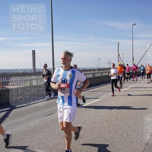 03.10.2025 - Köhlbrandbrückenlauf Michael Burmester http://msf.ph/oto/9108167 03.10.2025 12:51:08 Position 2 5815 meine-sportfotos.de