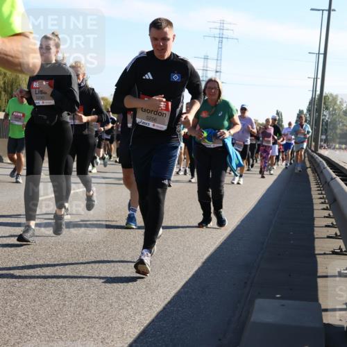 03.10.2025 - Köhlbrandbrückenlauf Strokosch-Dieckow http://msf.ph/oto/9108193 03.10.2025 12:21:37 Position 3 5290, 5256 meine-sportfotos.de