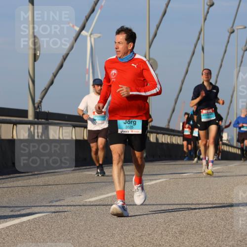 03.10.2025 - Köhlbrandbrückenlauf Strokosch-Dieckow http://msf.ph/oto/9108204 03.10.2025 09:38:28 Position 2 3525, 1432 meine-sportfotos.de