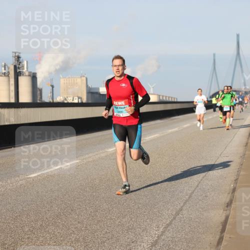 03.10.2025 - Köhlbrandbrückenlauf Lena Gebhardt http://msf.ph/oto/9108210 03.10.2025 09:40:48 Position 2 3490 meine-sportfotos.de