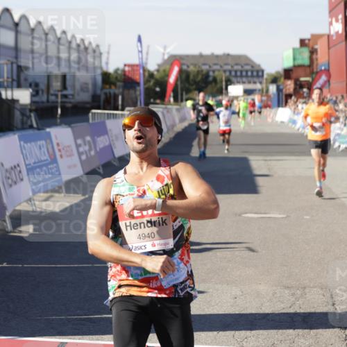 03.10.2025 - Köhlbrandbrückenlauf Jannik Wohlers http://msf.ph/oto/9108218 03.10.2025 12:59:25 Ziel 4108, 4119, 4371, 4441, 4940, 6060, 6154, 6391, 6484, 6609 meine-sportfotos.de