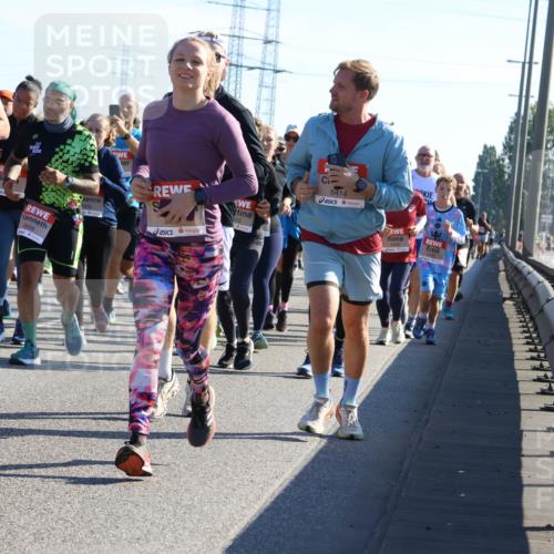 03.10.2025 - Köhlbrandbrückenlauf Strokosch-Dieckow http://msf.ph/oto/9108220 03.10.2025 12:21:43 Position 3 4725, 6608, 6414 meine-sportfotos.de