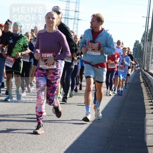 03.10.2025 - Köhlbrandbrückenlauf Strokosch-Dieckow http://msf.ph/oto/9108228 03.10.2025 12:21:43 Position 3 4725, 6608, 4959, 6555, 6414 meine-sportfotos.de