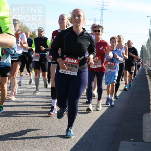 03.10.2025 - Köhlbrandbrückenlauf Strokosch-Dieckow http://msf.ph/oto/9108240 03.10.2025 12:21:48 Position 3 936, 949, 4745 meine-sportfotos.de