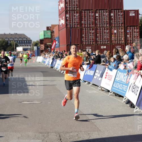 03.10.2025 - Köhlbrandbrückenlauf Jannik Wohlers http://msf.ph/oto/9108258 03.10.2025 12:59:27 Ziel 4108, 4119, 4371, 4441, 4940, 6060, 6154, 6325, 6484, 6609 meine-sportfotos.de