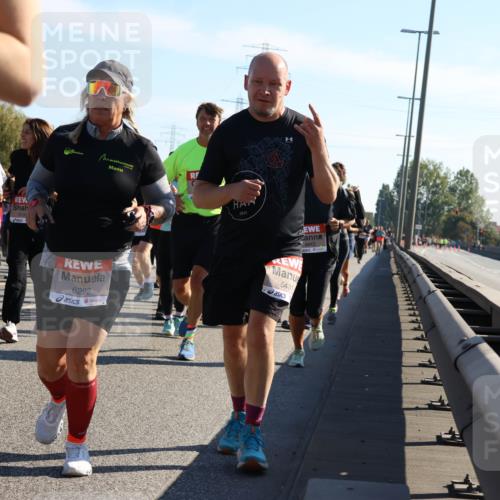 03.10.2025 - Köhlbrandbrückenlauf Strokosch-Dieckow http://msf.ph/oto/9108272 03.10.2025 12:21:52 Position 3 619, 6292, 2022, 5431, 4943 meine-sportfotos.de