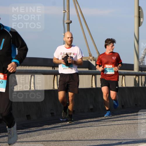 03.10.2025 - Köhlbrandbrückenlauf Strokosch-Dieckow http://msf.ph/oto/9108289 03.10.2025 09:38:39 Position 2 1175, 075, 1122 meine-sportfotos.de