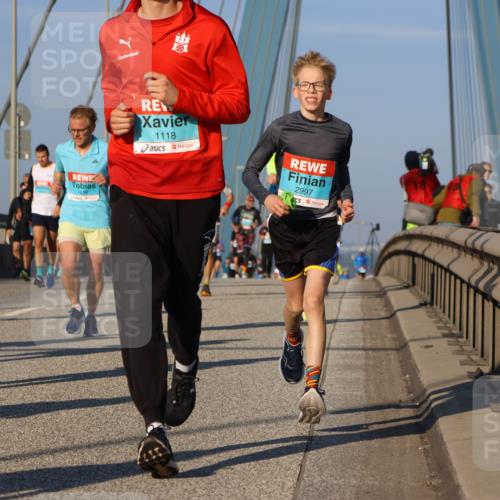 03.10.2025 - Köhlbrandbrückenlauf Strokosch-Dieckow http://msf.ph/oto/9108309 03.10.2025 09:38:43 Position 2 3837, 1118, 2997 meine-sportfotos.de