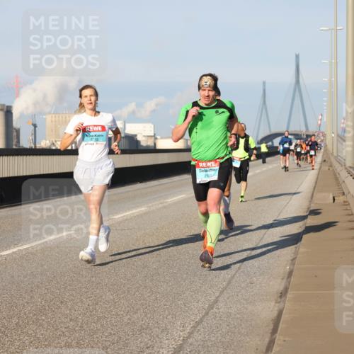 03.10.2025 - Köhlbrandbrückenlauf Lena Gebhardt http://msf.ph/oto/9108330 03.10.2025 09:40:53 Position 2 3715, 2703 meine-sportfotos.de