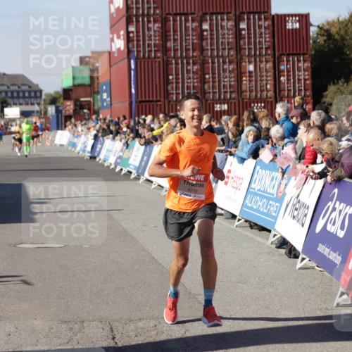 03.10.2025 - Köhlbrandbrückenlauf Jannik Wohlers http://msf.ph/oto/9108333 03.10.2025 12:59:27 Ziel 4108, 4119, 4371, 4441, 4940, 6060, 6154, 6325, 6484, 6609 meine-sportfotos.de