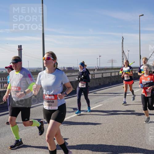 03.10.2025 - Köhlbrandbrückenlauf Michael Burmester http://msf.ph/oto/9108350 03.10.2025 12:51:15 Position 2 6301, 6068 meine-sportfotos.de