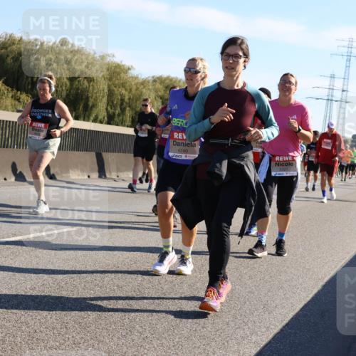 03.10.2025 - Köhlbrandbrückenlauf Strokosch-Dieckow http://msf.ph/oto/9108367 03.10.2025 12:22:02 Position 3 4740, 5321 meine-sportfotos.de