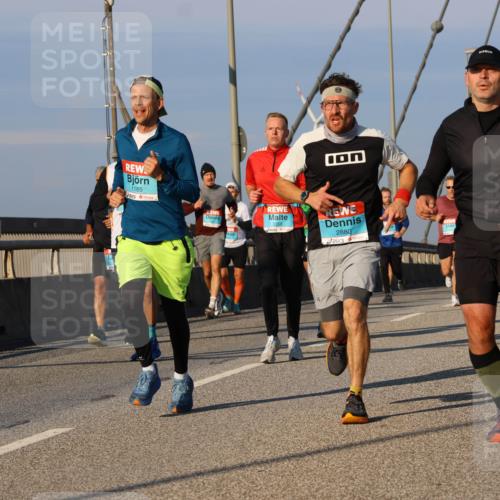 03.10.2025 - Köhlbrandbrückenlauf Strokosch-Dieckow http://msf.ph/oto/9108370 03.10.2025 09:38:51 Position 2 1185, 8358, 2880, 2709 meine-sportfotos.de