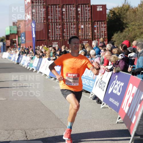 03.10.2025 - Köhlbrandbrückenlauf Jannik Wohlers http://msf.ph/oto/9108380 03.10.2025 12:59:28 Ziel 4108, 4119, 4371, 4940, 6060, 6154, 6325, 6484, 6609 meine-sportfotos.de