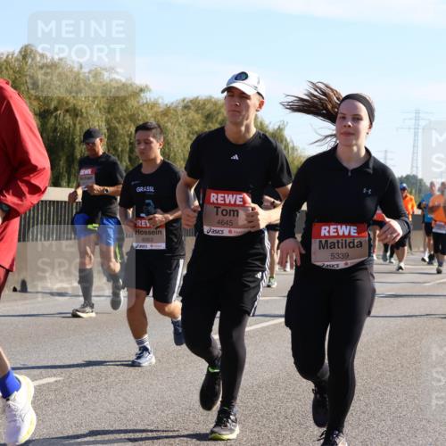 03.10.2025 - Köhlbrandbrückenlauf Strokosch-Dieckow http://msf.ph/oto/9108403 03.10.2025 12:22:08 Position 3 5336, 6063, 4645, 5339 meine-sportfotos.de
