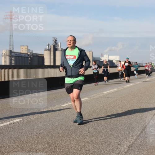 03.10.2025 - Köhlbrandbrückenlauf Lena Gebhardt http://msf.ph/oto/9108422 03.10.2025 10:14:01 Position 2 311 meine-sportfotos.de