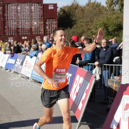 03.10.2025 - Köhlbrandbrückenlauf Jannik Wohlers http://msf.ph/oto/9108430 03.10.2025 12:59:28 Ziel 4108, 4119, 4371, 4940, 6060, 6154, 6325, 6484, 6609 meine-sportfotos.de