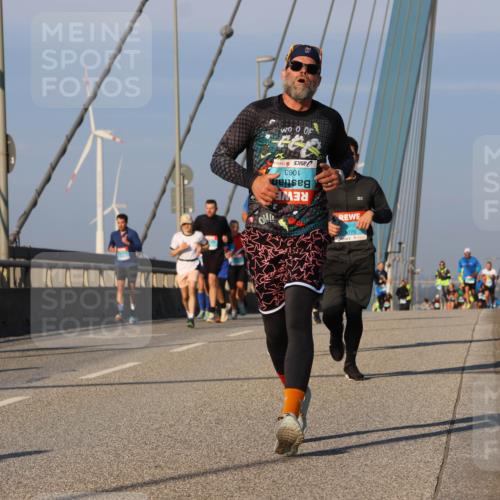 03.10.2025 - Köhlbrandbrückenlauf Strokosch-Dieckow http://msf.ph/oto/9108432 03.10.2025 09:38:59 Position 2 1063 meine-sportfotos.de
