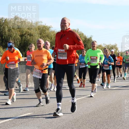 03.10.2025 - Köhlbrandbrückenlauf Strokosch-Dieckow http://msf.ph/oto/9108445 03.10.2025 12:22:16 Position 3 6146, 4815, 4440, 6411, 5326 meine-sportfotos.de