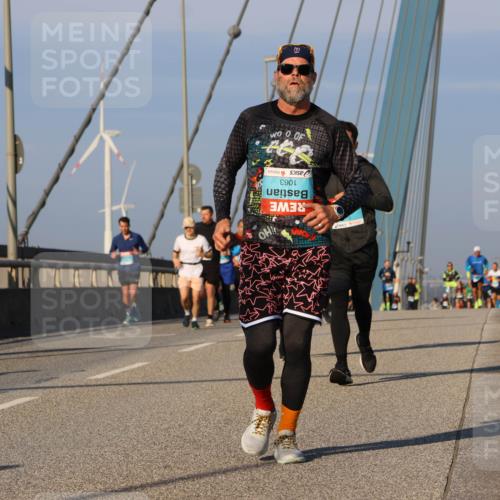 03.10.2025 - Köhlbrandbrückenlauf Strokosch-Dieckow http://msf.ph/oto/9108447 03.10.2025 09:39:00 Position 2 1063 meine-sportfotos.de