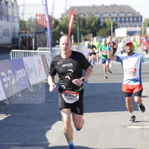 03.10.2025 - Köhlbrandbrückenlauf Jannik Wohlers http://msf.ph/oto/9108452 03.10.2025 12:59:30 Ziel 4108, 4119, 4940, 6060, 6325, 6609, 6666 meine-sportfotos.de