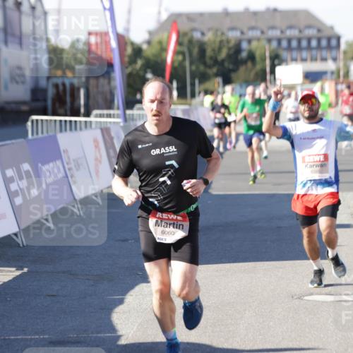 03.10.2025 - Köhlbrandbrückenlauf Jannik Wohlers http://msf.ph/oto/9108461 03.10.2025 12:59:30 Ziel 4108, 4119, 4940, 6060, 6325, 6609, 6666 meine-sportfotos.de