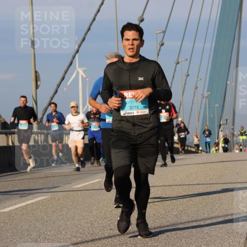 03.10.2025 - Köhlbrandbrückenlauf Strokosch-Dieckow http://msf.ph/oto/9108476 03.10.2025 09:39:02 Position 2 3775 meine-sportfotos.de