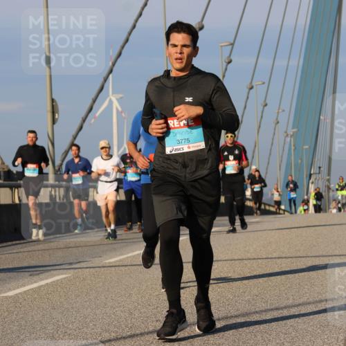 03.10.2025 - Köhlbrandbrückenlauf Strokosch-Dieckow http://msf.ph/oto/9108479 03.10.2025 09:39:02 Position 2 3775 meine-sportfotos.de