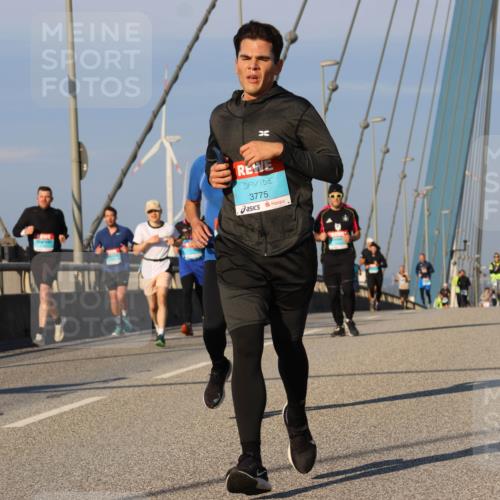 03.10.2025 - Köhlbrandbrückenlauf Strokosch-Dieckow http://msf.ph/oto/9108486 03.10.2025 09:39:03 Position 2 3775 meine-sportfotos.de