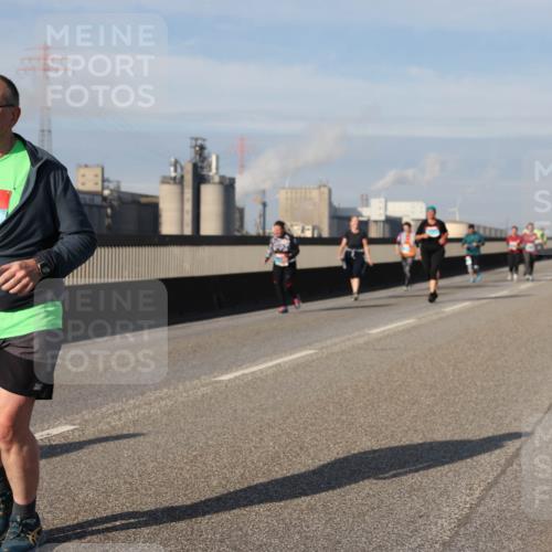 03.10.2025 - Köhlbrandbrückenlauf Lena Gebhardt http://msf.ph/oto/9108496 03.10.2025 10:14:02 Position 2 311 meine-sportfotos.de