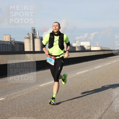 03.10.2025 - Köhlbrandbrückenlauf Lena Gebhardt http://msf.ph/oto/9108512 03.10.2025 09:40:57 Position 2 3720 meine-sportfotos.de