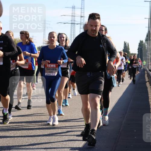 03.10.2025 - Köhlbrandbrückenlauf Strokosch-Dieckow http://msf.ph/oto/9108522 03.10.2025 12:22:24 Position 3 6289, 6290 meine-sportfotos.de
