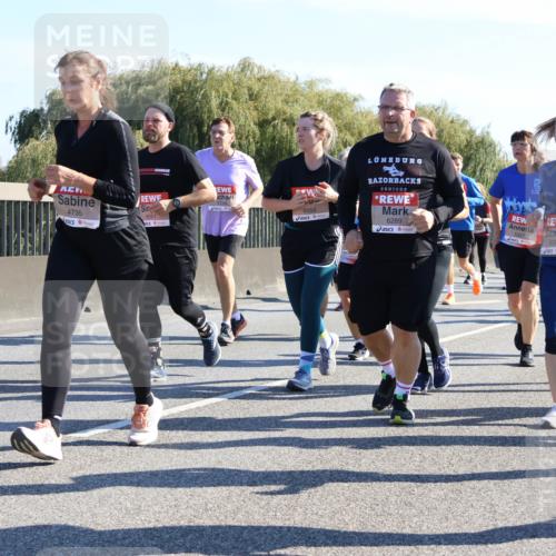 03.10.2025 - Köhlbrandbrückenlauf Strokosch-Dieckow http://msf.ph/oto/9108531 03.10.2025 12:22:25 Position 3 6077, 4735, 6051, 6053, 6289, 5357, 6290, 25 meine-sportfotos.de