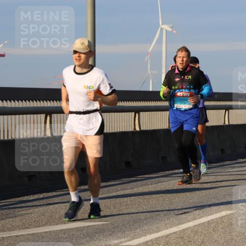 03.10.2025 - Köhlbrandbrückenlauf Strokosch-Dieckow http://msf.ph/oto/9108533 03.10.2025 09:39:08 Position 2 3794, 1297 meine-sportfotos.de