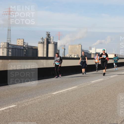 03.10.2025 - Köhlbrandbrückenlauf Lena Gebhardt http://msf.ph/oto/9108538 03.10.2025 10:14:03 Position 2  meine-sportfotos.de