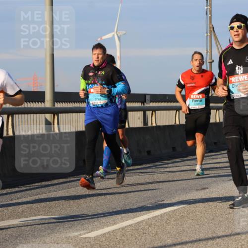 03.10.2025 - Köhlbrandbrückenlauf Strokosch-Dieckow http://msf.ph/oto/9108539 03.10.2025 09:39:09 Position 2 3794, 1297 meine-sportfotos.de