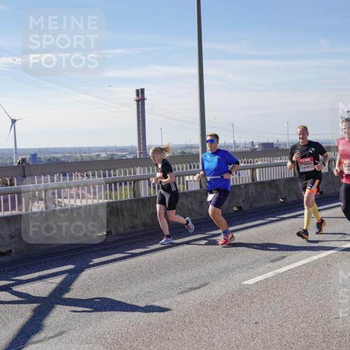 03.10.2025 - Köhlbrandbrückenlauf Michael Burmester http://msf.ph/oto/9108558 03.10.2025 12:51:22 Position 2 4264 meine-sportfotos.de