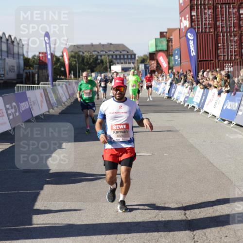 03.10.2025 - Köhlbrandbrückenlauf Jannik Wohlers http://msf.ph/oto/9108560 03.10.2025 12:59:32 Ziel 4108, 4119, 4270, 4475, 4940, 6060, 6325, 6666 meine-sportfotos.de