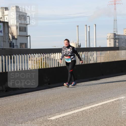 03.10.2025 - Köhlbrandbrückenlauf Lena Gebhardt http://msf.ph/oto/9108570 03.10.2025 10:14:09 Position 2  meine-sportfotos.de
