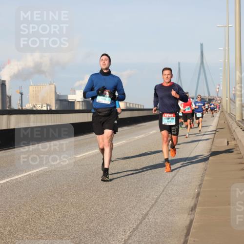 03.10.2025 - Köhlbrandbrückenlauf Lena Gebhardt http://msf.ph/oto/9108582 03.10.2025 09:41:04 Position 2 3628 meine-sportfotos.de