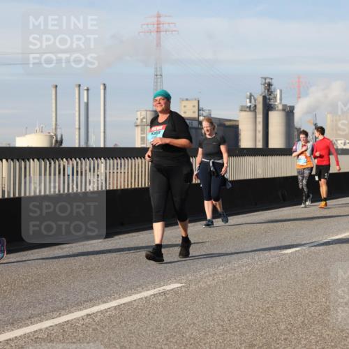 03.10.2025 - Köhlbrandbrückenlauf Lena Gebhardt http://msf.ph/oto/9108588 03.10.2025 10:14:10 Position 2  meine-sportfotos.de
