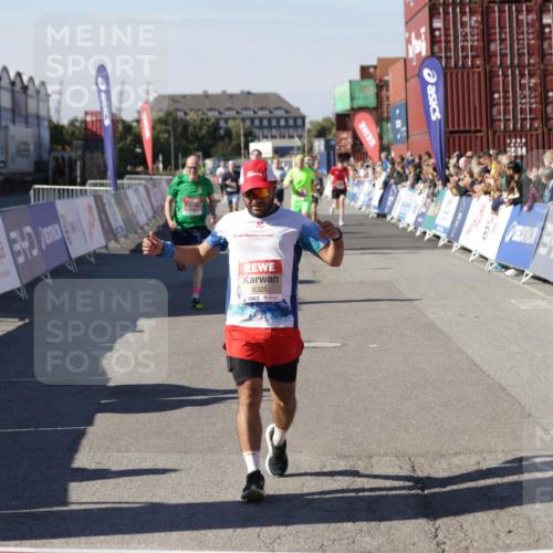 03.10.2025 - Köhlbrandbrückenlauf Jannik Wohlers http://msf.ph/oto/9108591 03.10.2025 12:59:33 Ziel 4119, 4270, 4475, 4940, 6060, 6325, 6616, 6666 meine-sportfotos.de