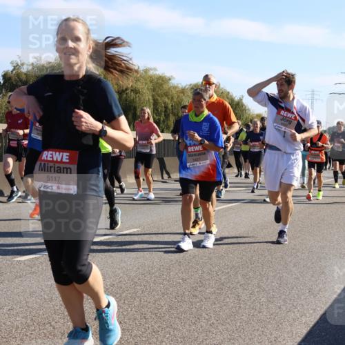 03.10.2025 - Köhlbrandbrückenlauf Strokosch-Dieckow http://msf.ph/oto/9108597 03.10.2025 12:22:29 Position 3 5117, 5427 meine-sportfotos.de