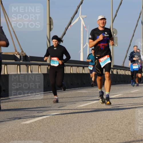 03.10.2025 - Köhlbrandbrückenlauf Strokosch-Dieckow http://msf.ph/oto/9108611 03.10.2025 09:39:15 Position 2 1054 meine-sportfotos.de
