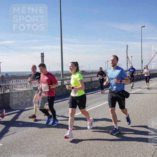 03.10.2025 - Köhlbrandbrückenlauf Michael Burmester http://msf.ph/oto/9108612 03.10.2025 12:51:24 Position 2  meine-sportfotos.de