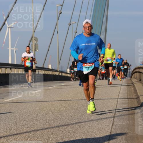03.10.2025 - Köhlbrandbrückenlauf Strokosch-Dieckow http://msf.ph/oto/9108640 03.10.2025 09:39:19 Position 2 102 meine-sportfotos.de