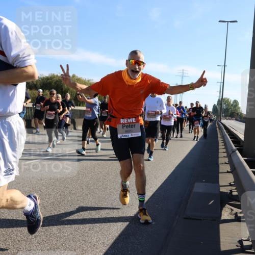 03.10.2025 - Köhlbrandbrückenlauf Strokosch-Dieckow http://msf.ph/oto/9108651 03.10.2025 12:22:31 Position 3 6620 meine-sportfotos.de