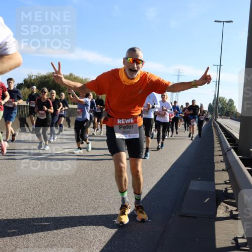 03.10.2025 - Köhlbrandbrückenlauf Strokosch-Dieckow http://msf.ph/oto/9108660 03.10.2025 12:22:31 Position 3 6602, 6620 meine-sportfotos.de