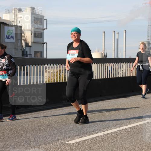 03.10.2025 - Köhlbrandbrückenlauf Lena Gebhardt http://msf.ph/oto/9108668 03.10.2025 10:14:11 Position 2 2288 meine-sportfotos.de
